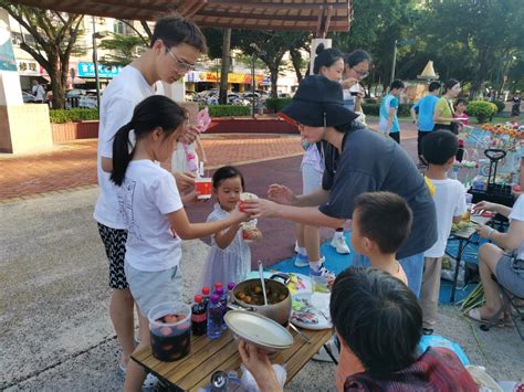 拱北街道港昌社区迎中秋庆国庆主题游园会，吸引400余名居民参与！