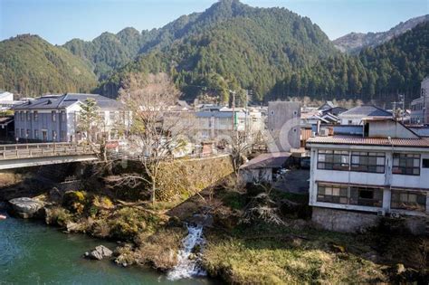 岐阜県 郡上八幡の古い町並みと水路 No 26241162｜写真素材なら「写真ac」無料（フリー）ダウンロードok