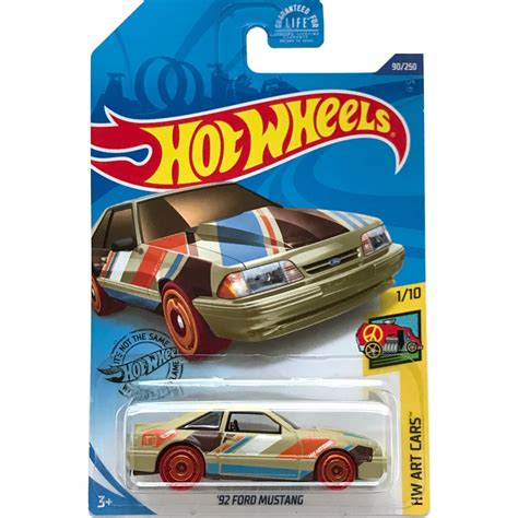 Masinuta Metalica Hot Wheels 92 Ford Mustang Crem 1 64 EMAG Ro