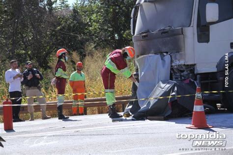 Motociclista Morreu Carbonizado Em Acidente Carreta Na Br Em