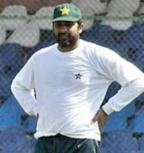 Inzamam Ul Haq Flexes His Muscles Espncricinfo