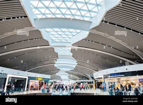 Fiumicino airport departure immagini e fotografie stock ad alta ...