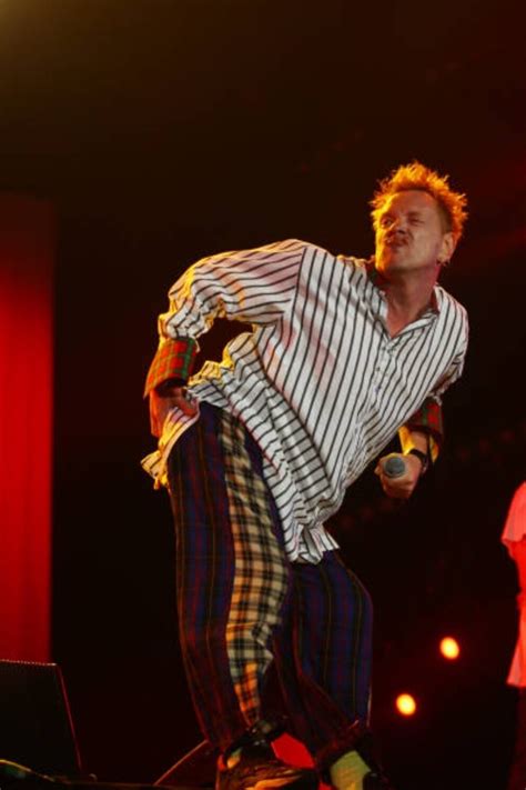 Johnny Rotten De Anticristo Punk Con Los Sex Pistols A Enfermero Horas De Su Esposa Y El