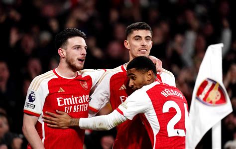 Arsenal Supera Falha Absurda De Ramsdale E Chatice Do Brentford Para