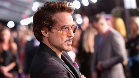 Tráiler de El simpatizante Robert Downey Junior está irreconocible