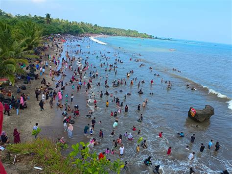 Kunjungan Wisatawan Ke Pantai Anyer Cinangka Meningkat Persen