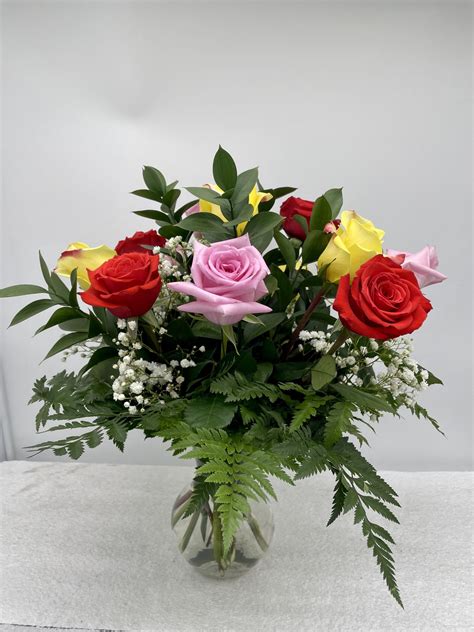 12 Rose Arrangement. Assorted Colors: A Stunning Floral Arrangement of ...