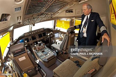 Fedex Boeing 777 Photos and Premium High Res Pictures - Getty Images