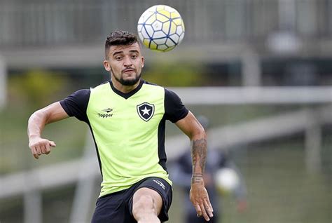 Victor Lu S Minimiza Les O E Se Diz Pronto Para Jogar Na Estreia Da