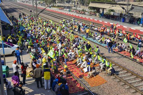 Farmers Protest रेल रोको शुरू टोल फ्री की तैयारी किसान यूनियन की बैठक में 3 बड़े फैसले