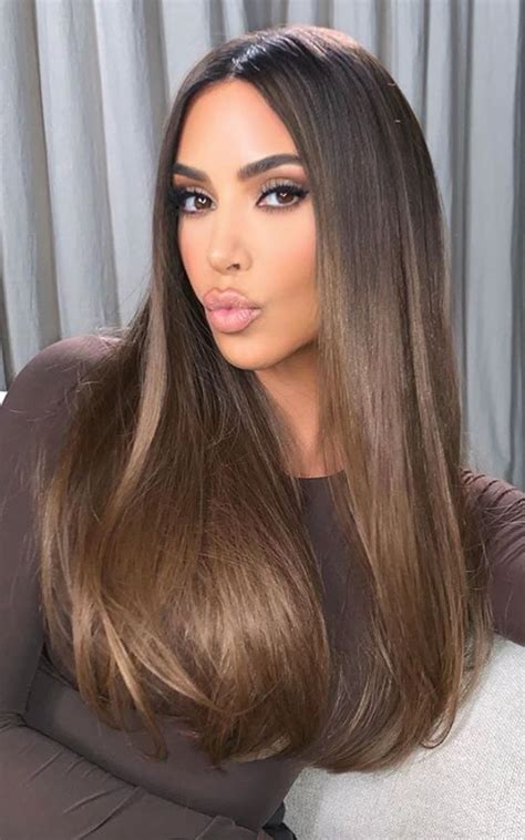 Castano cioccolato il colore capelli di Kim Kardashian che dominerà l