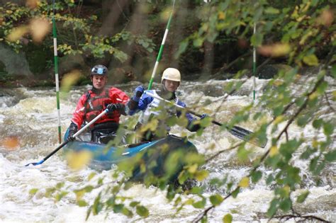 Fotos gratis bosque aventuras río canoa corriente paleta