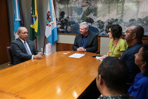 Embaixador De Cabo Verde No Brasil Visita Niter I E Anuncia Parceria