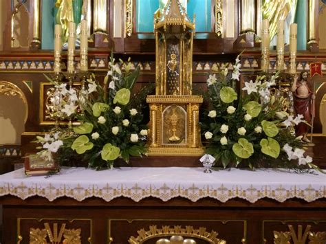 Pin by Suchunia on bukiety | Church flower arrangements, Beautiful ...