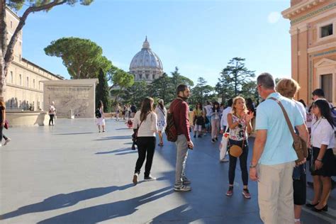 Visita En Grupo A Los Museos Vaticanos Con El Gabinete De M Scaras