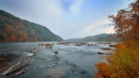 Top 3 Fall Hikes in Shenandoah Valley - Front Royal Outdoors