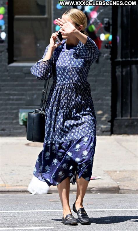 Dianna Agron No Source Celebrity Beautiful Babe Posing Hot Paparazzi