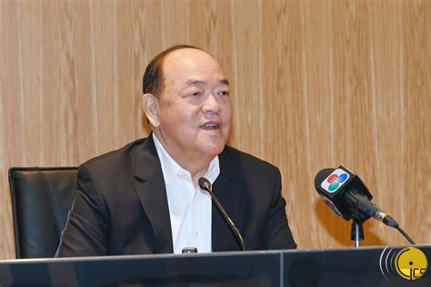 行政長官賀一誠在葡萄牙里斯本向傳媒總結訪葡行程 澳門特別行政區政府入口網站