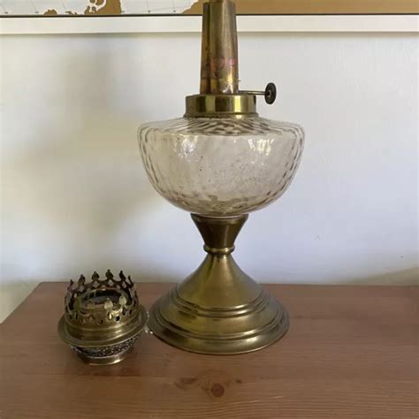 Ancienne Lampe A Petrole En Verre Et Laiton Eur Picclick Fr