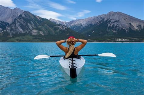 Canoe Vs Kayak – What Are the Differences? - Boating Geeks