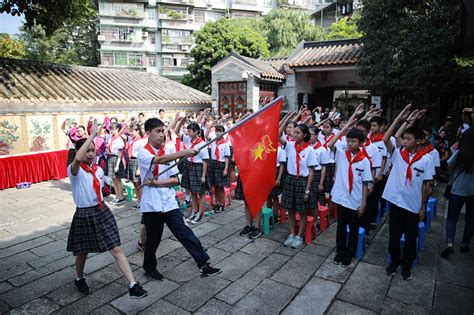 少先队建队68周年纪念日 广东红领巾喜迎党的十九大——广东中小学团队工作网