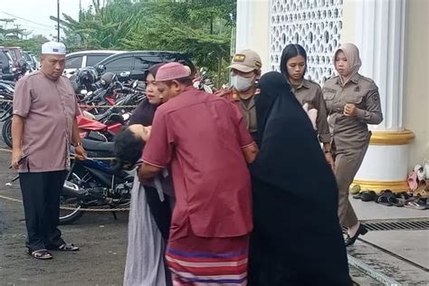 Seorang Jemaah Pingsan Dan Dilarikan Ke Faskes Bengkulu Network