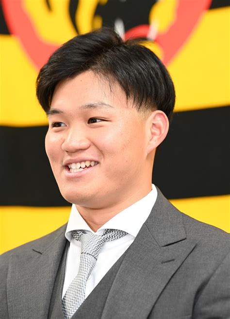 【阪神】森下翔太、2200万円増の3800万円でサイン「来季より頑張らないといけない」 プロ野球写真ニュース 日刊スポーツ