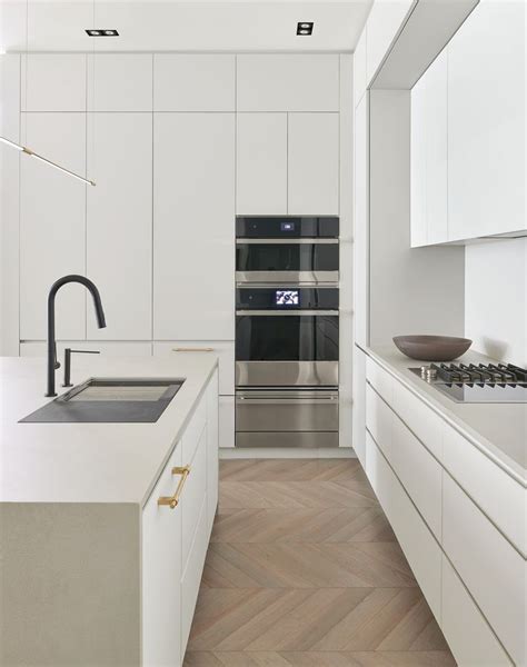 Modern White Kitchen | Diseño de interiores de cocina, Interior de ...