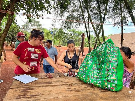 Carnavalesca Da Major Gama Visita Aldeias De Dourados Para Conhecer