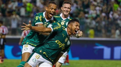 Artilheiro Do Palmeiras Em Libertadores Rony Ganha Homenagem Veja