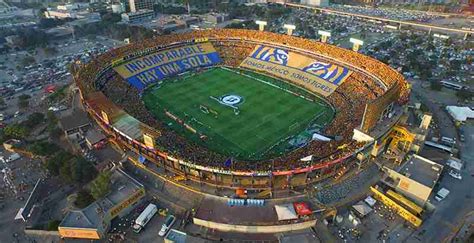 Qui N Es El Due O De El Volc N El Estadio Universitario Que Alberga