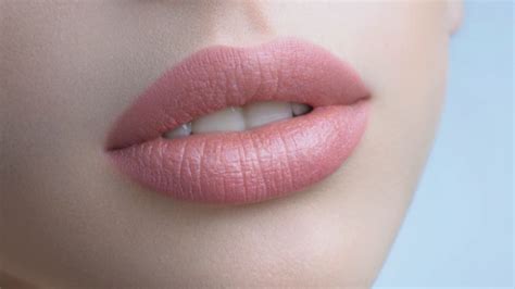 Los labios más voluminosos se consiguen con la técnica Lips Contouring