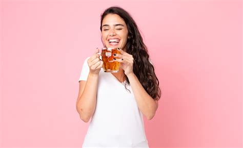 Premium Photo Pretty Young Woman Holding A Beer Pint