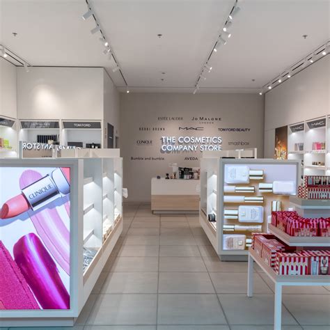 The Tips For High End Cosmetic Store Design