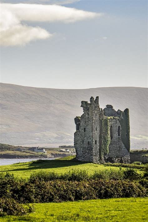 The Beautiful Ballycarbery Castle This Impressive Looking Castle Was