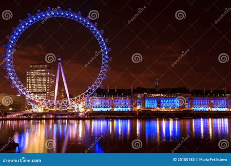 Ojo De Londres En La Noche Foto De Archivo Editorial Imagen De