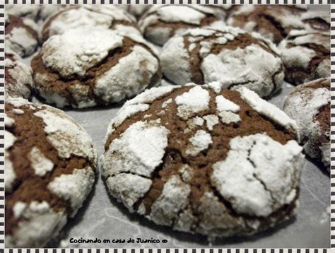 Galletas Blanco Y Negro Cocinando En Casa De Juanico