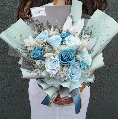 Everlasting Bouquet Cerulean Sky Preserved Flower Bouquet Tr