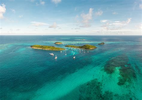Caribbean – Saint Vincent and the Grenadines – Tobago Cays • Lake