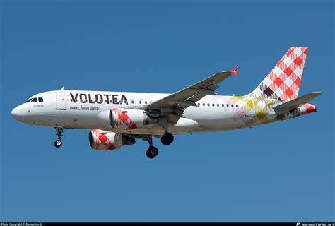 EC MUX Volotea Airlines Airbus A319 111 Photo By Ramon Jordi ID