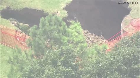 Air 11 Video Shows Sinkhole Along I 10 Feeder Road In East Houston