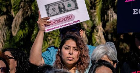 Latina Equal Pay Day 2023 Latina Workers Get Paid 52 Cents For Every Dollar Made By Their White