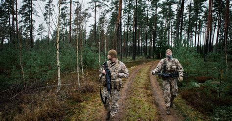 Zweden En Finland Denken Steeds Meer Aan Het Ondenkbare Toetreden Tot