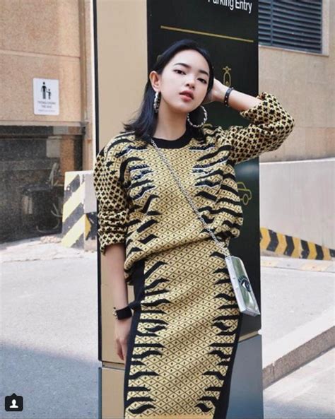 Khi hot girl hàng đầu chị chị em em sát cánh cùng nhau sao