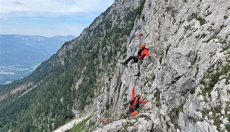 Bergwacht Berchtesgaden Seilt Verletzten Kletterer Meter Aus Der