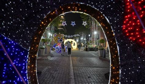 Photos Christmas Lights Bring On The Festive Cheer City Press