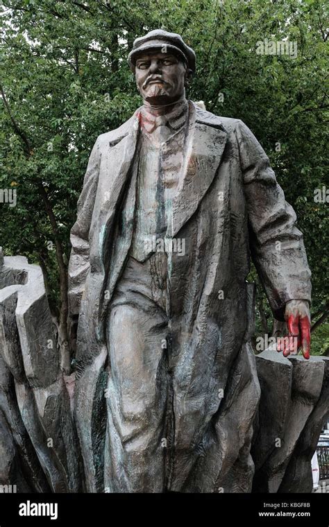 Vladimir Lenin Statue