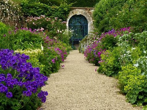 Rousham House Garden And Places To Stay Great British Gardens