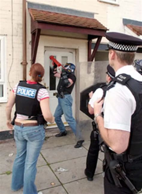 Police Squads Raid 30 Homes Liverpool Echo