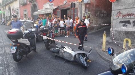 Napoli Spari In Pieno Giorno In Centro Due Morti Ed Un Ferito La